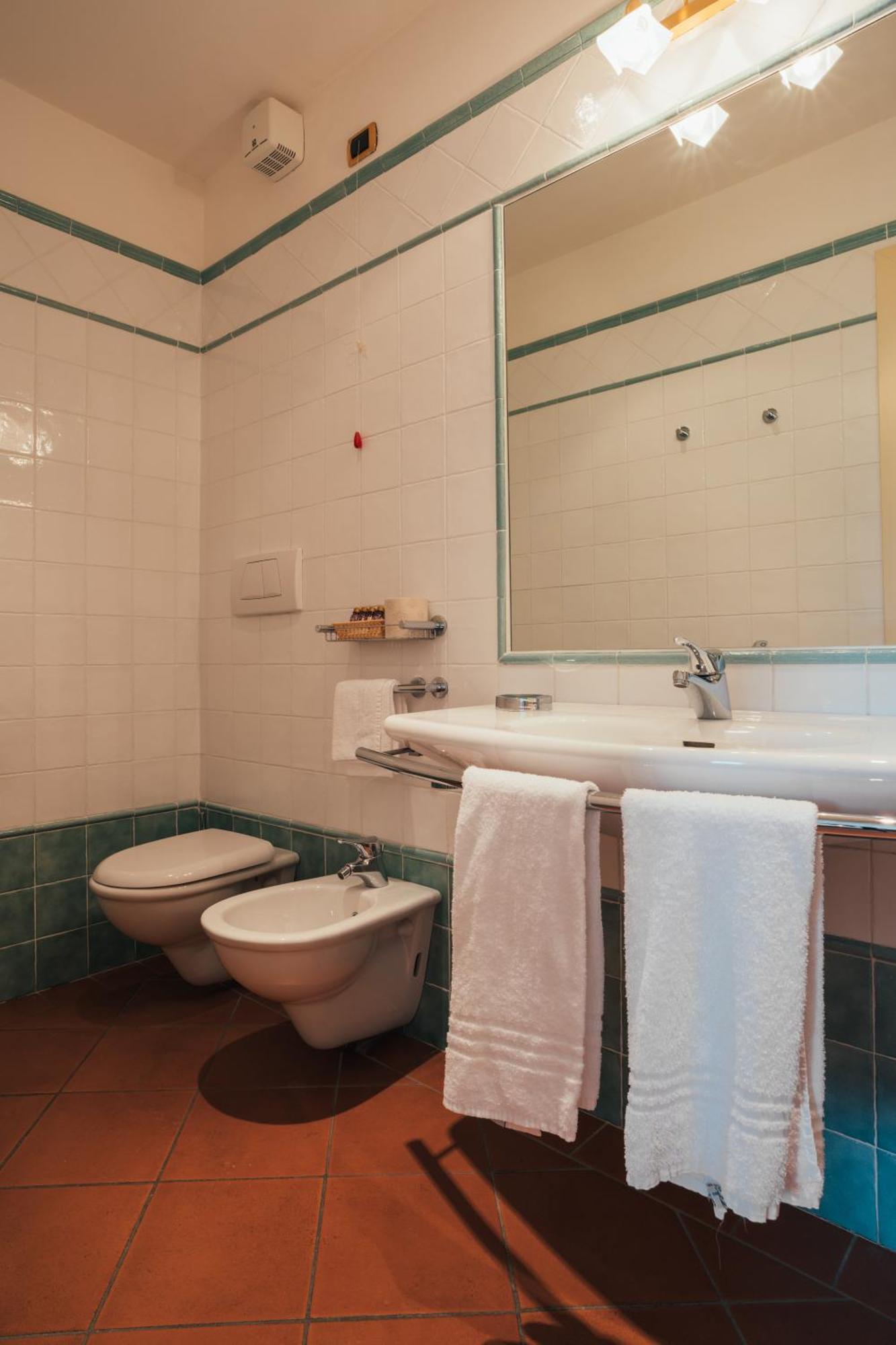 Albergo Cane Dozza Exterior photo