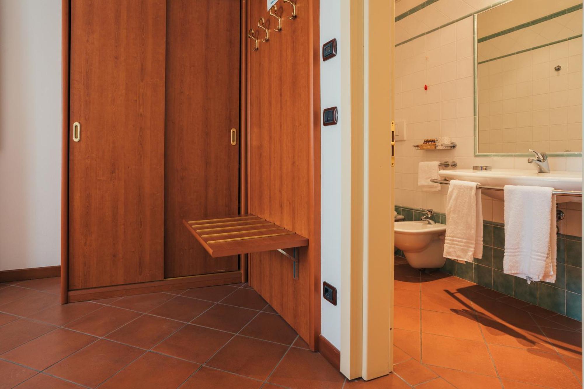 Albergo Cane Dozza Exterior photo